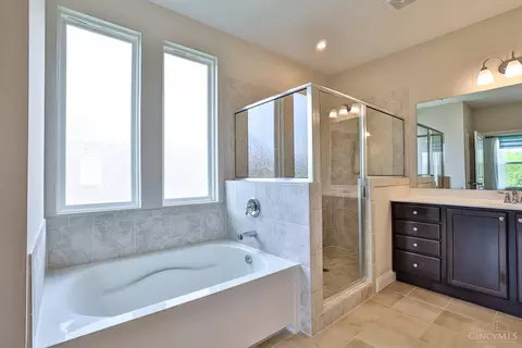 Bath - 4709 Hampton Pointe Dr, Dent, OH 45248 photo 2 of 6
