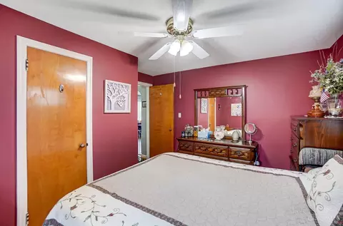 Bedroom - 4641 Miller Rd, Blue Ash, OH 45242 photo 2 of 7