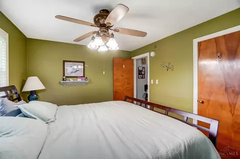Bedroom - 4641 Miller Rd, Blue Ash, OH 45242 photo 4 of 7