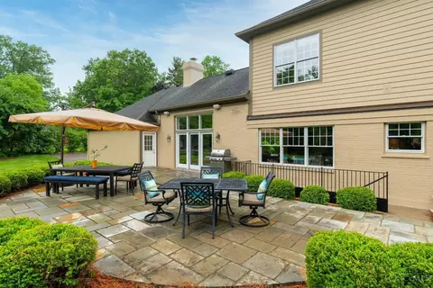 Exterior - 7500 Cayuga Dr, Cincinnati, OH 45243 photo 5 of 11