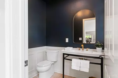 Bath - 7500 Cayuga Dr, Cincinnati, OH 45243 photo 1 of 8