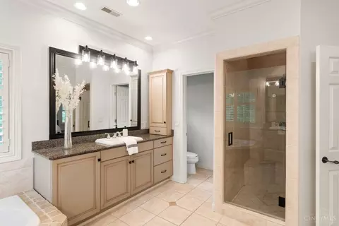 Bath - 7500 Cayuga Dr, Cincinnati, OH 45243 photo 5 of 8