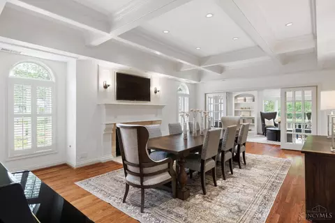 Dining - 7500 Cayuga Dr, Cincinnati, OH 45243 photo 1 of 3