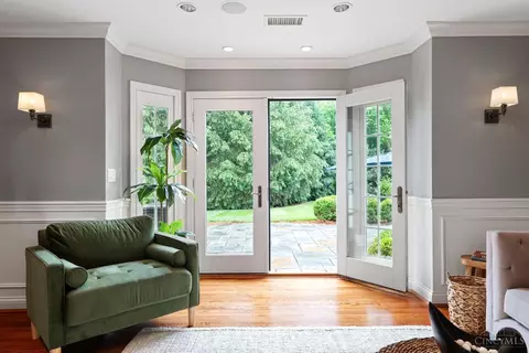 Entry Way - 7500 Cayuga Dr, Cincinnati, OH 45243 photo 3 of 6