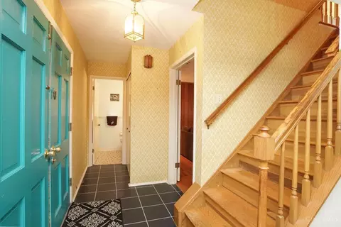 Entry Way - 687 Allencrest Ct, Cincinnati, OH 45231 photo 1 of 1