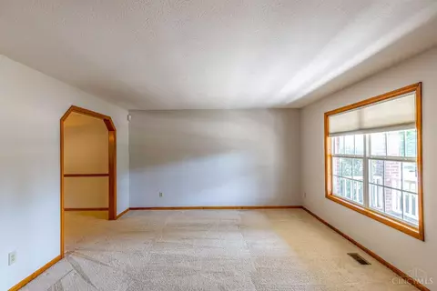 6952 Maple Crest Ct, Hamilton, OH 45011 photo 9