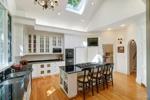 Kitchen - 227 Elm Ave, Wyoming, OH 45215 photo 4 of 8