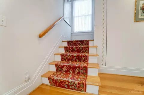 Entry Way - 227 Elm Ave, Wyoming, OH 45215 photo 7 of 11