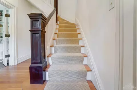 Entry Way - 227 Elm Ave, Wyoming, OH 45215 photo 3 of 11