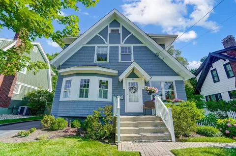 26 Ritchie Ave, Wyoming, OH 45215