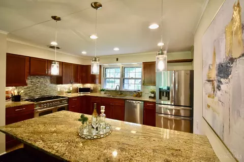 Kitchen - 3760 Broadview Dr, Cincinnati, OH 45208 photo 2 of 4