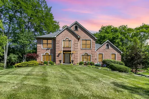3083 Triplecrown Dr, North Bend, OH 45052