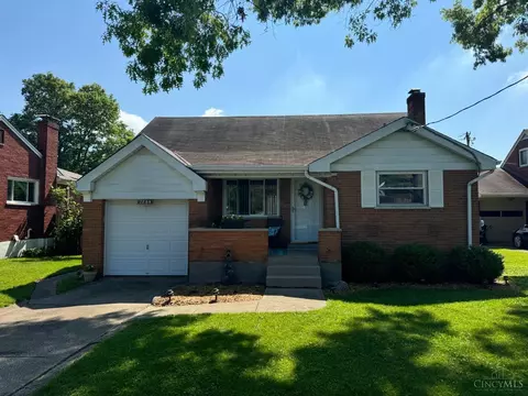 7864 Gail Dr, Deer Park, OH 45236