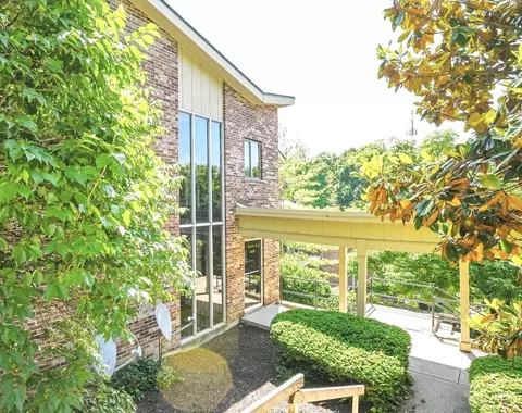 3069 Alpine Ter #10B, Cincinnati, OH 45208