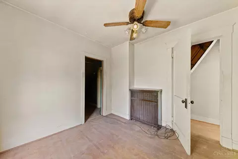 Bedroom - 4005 Oak St, Silverton, OH 45236 photo 4 of 8