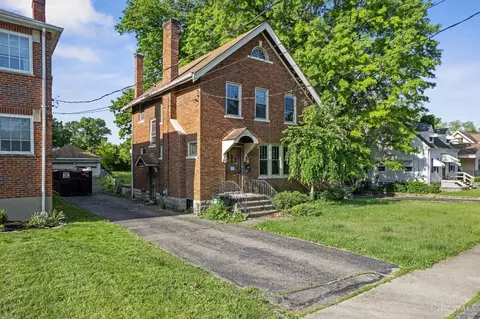 Exterior - 4005 Oak St, Silverton, OH 45236 photo 3 of 10