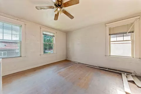 Bedroom - 4005 Oak St, Silverton, OH 45236 photo 1 of 8