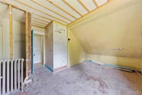 Bedroom - 4005 Oak St, Silverton, OH 45236 photo 7 of 8