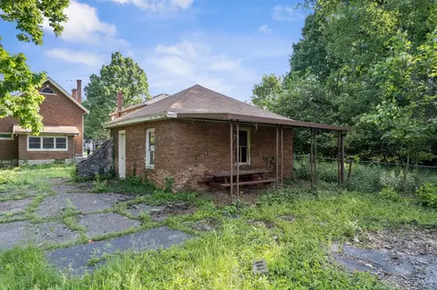 Exterior - 4005 Oak St, Silverton, OH 45236 photo 6 of 10
