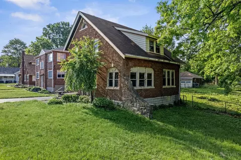Exterior - 4005 Oak St, Silverton, OH 45236 photo 2 of 10