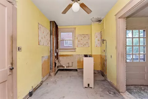 Kitchen - 4005 Oak St, Silverton, OH 45236 photo 1 of 1