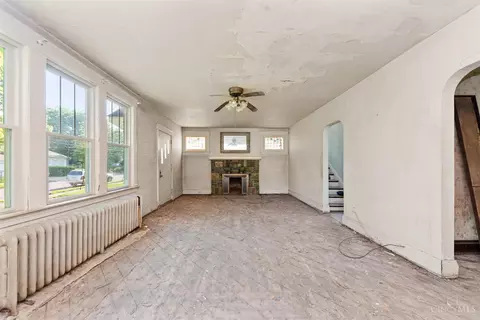 Living - 4005 Oak St, Silverton, OH 45236 photo 3 of 3