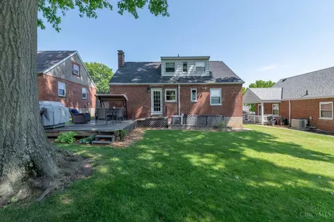 Exterior - 2875 Allview Cir, Cincinnati, OH 45238 photo 5 of 9