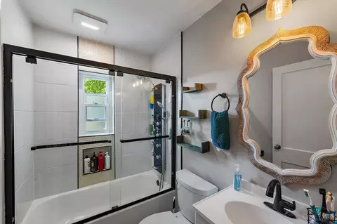 Bath - 2875 Allview Cir, Cincinnati, OH 45238 photo 1 of 2