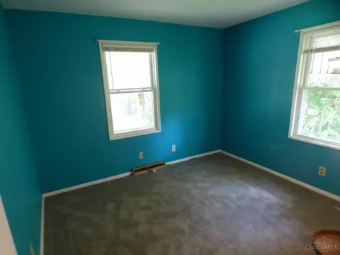 Bedroom - 2317 Miles Rd, Cincinnati, OH 45231 photo 1 of 6