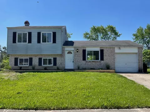 1021 Halesworth Dr, Forest Park, OH 45240