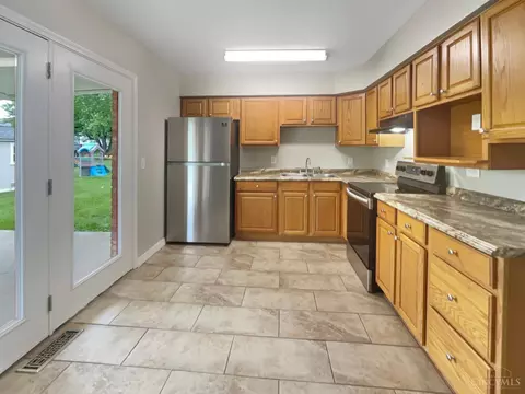 Kitchen - 105 Lellan Ave, Harrison, OH 45030 photo 2 of 2
