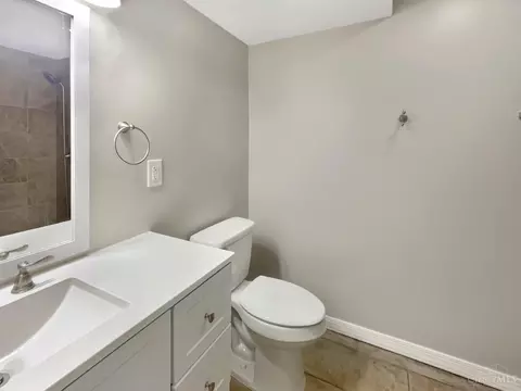 Bath - 105 Lellan Ave, Harrison, OH 45030 photo 2 of 3