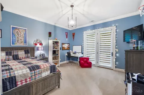 Bedroom - 1034 Observatory Pt, Hamilton Township, OH 45039 photo 8 of 11