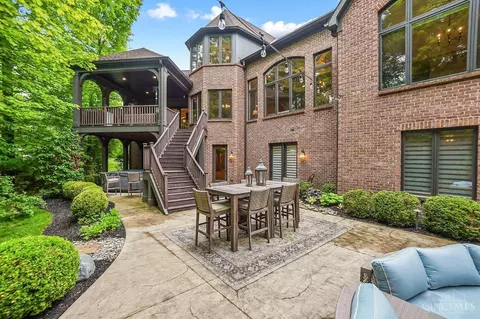 Exterior - 1034 Observatory Pt, Hamilton Township, OH 45039 photo 5 of 11