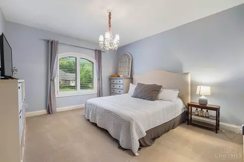 Bedroom - 1034 Observatory Pt, Hamilton Township, OH 45039 photo 6 of 11