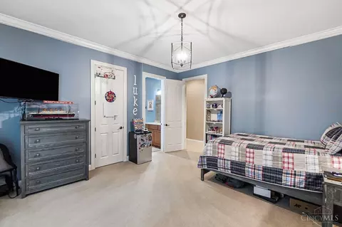 Bedroom - 1034 Observatory Pt, Hamilton Township, OH 45039 photo 9 of 11