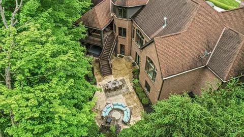 Exterior - 1034 Observatory Pt, Hamilton Township, OH 45039 photo 9 of 11