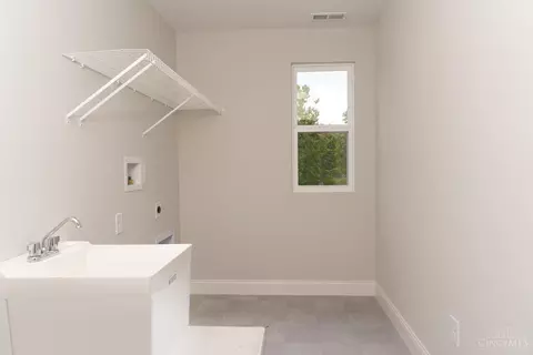 974 Crestpoint Ct, Cincinnati, OH 45245 photo 32