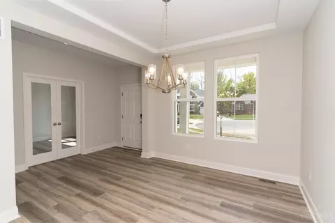 974 Crestpoint Ct, Cincinnati, OH 45245 photo 4