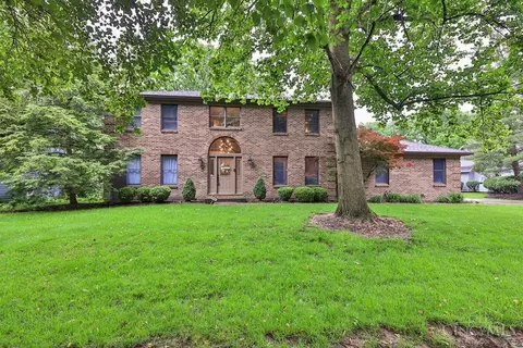 5318 Oakbrook Dr, Fairfield, OH 45014