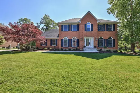 9462 Ambleside Dr, West Chester, OH 45241
