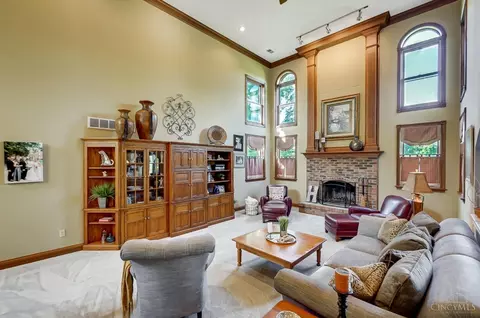 2831 Devils Backbone Rd, Cincinnati, OH 45233 photo 9