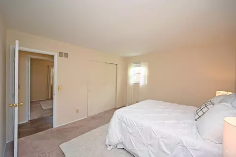 Bedroom - 1248 Linneman Rd, Cincinnati, OH 45238 photo 3 of 7