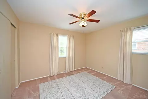 Bedroom - 1248 Linneman Rd, Cincinnati, OH 45238 photo 4 of 7