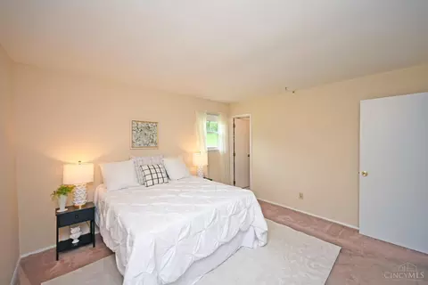 Bedroom - 1248 Linneman Rd, Cincinnati, OH 45238 photo 2 of 7