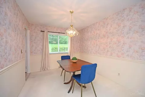 Dining - 1248 Linneman Rd, Cincinnati, OH 45238 photo 1 of 4
