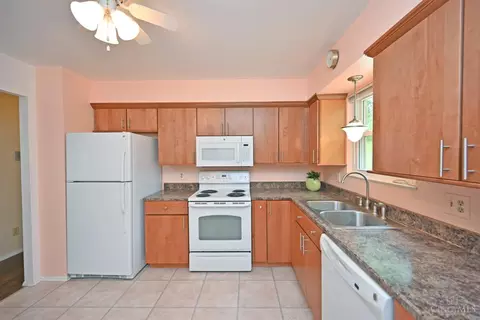 Kitchen - 1248 Linneman Rd, Cincinnati, OH 45238 photo 2 of 3