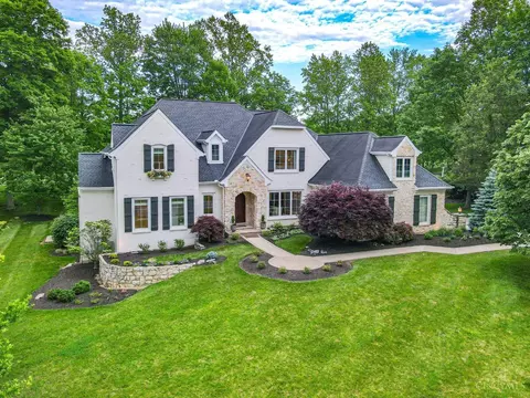 865 Winding River Blvd, Hamilton Township, OH 45039