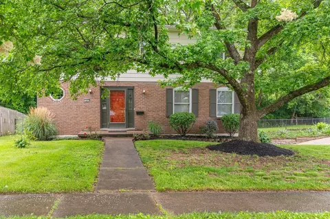 1397 Meadowbright Ln, Cincinnati, OH 45230