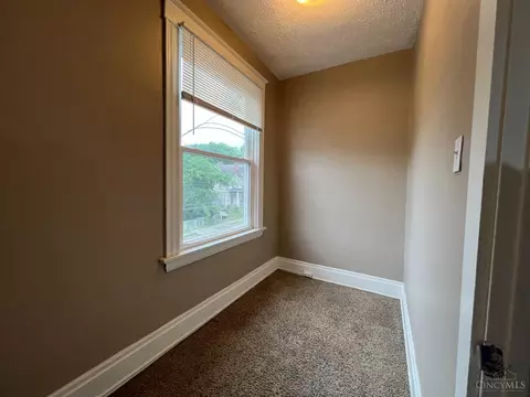 1065 Winfield, Cincinnati, OH 45205 photo 8